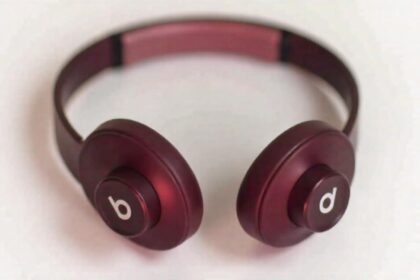 A Pair of Apples Unreleased Power beats Pro 2